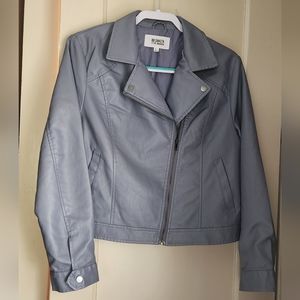 NEW WITHOUT TAGS! BB DAKOTA STEVE MADDEN GRAY FAUX LEATHER MOTO JACKET- LARGE